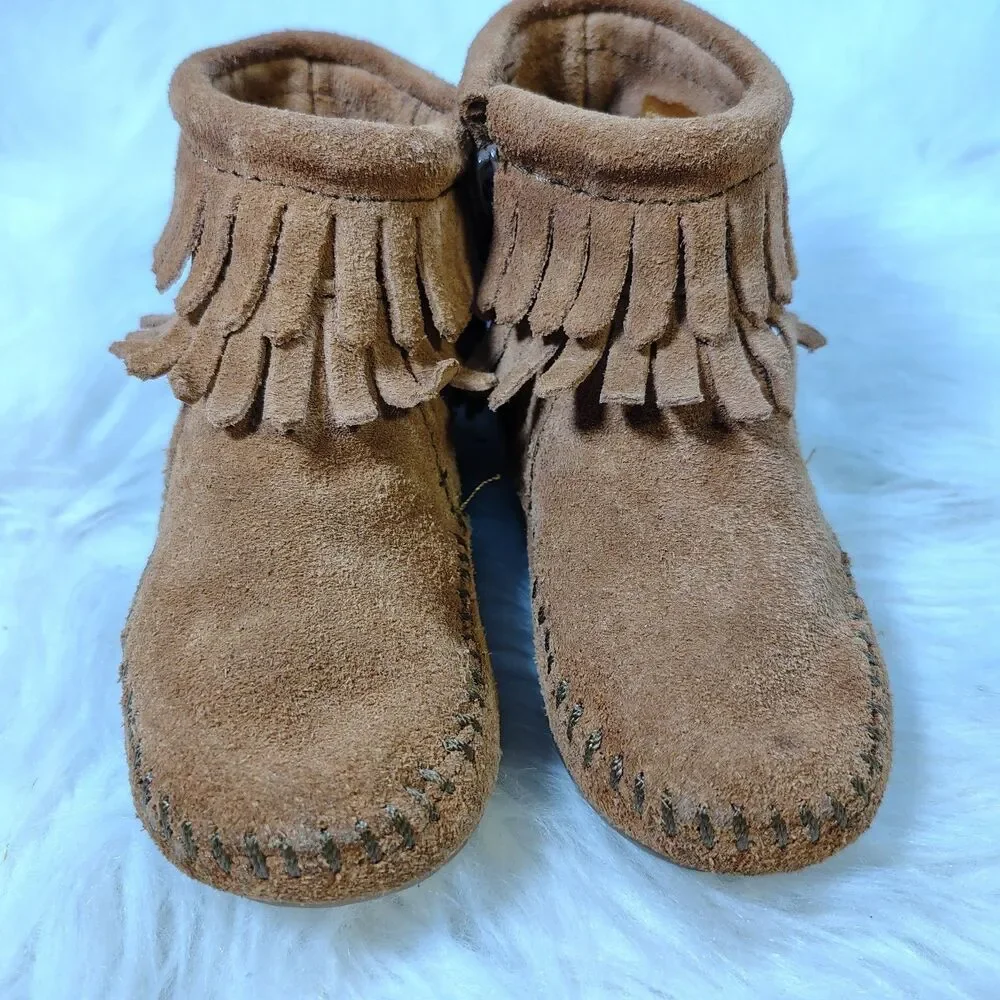 Minnetonka Kids Unisex Suede Leather Ankle Double Fringe Moccasins Shoes Size 5
